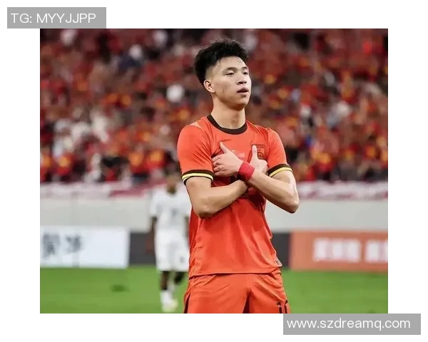 足球明星意外摔伤瞬间集锦精彩图片展现运动员的拼搏与坚持