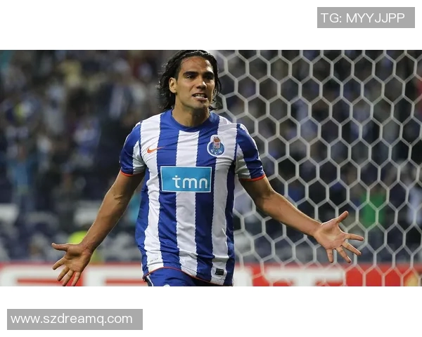 足球明星展现艺术气质的魅力瞬间与风采之美