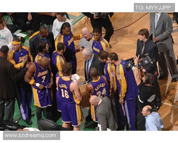 2018年湖人队与太阳队激战回顾精彩瞬间与比赛亮点分析